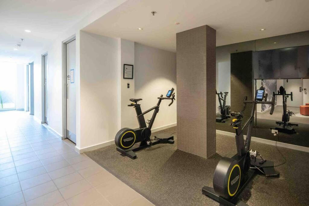 אדלייד City Apartment, Pool & Carpark מראה חיצוני תמונה